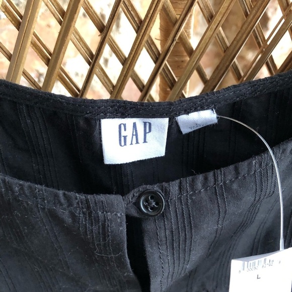 Gap Black NWT Tank - Picture 3 of 5